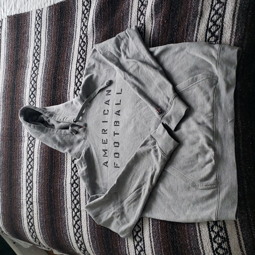 Undefeated American football hoodie sz medium